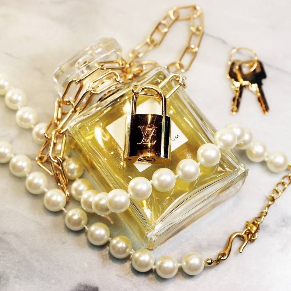 Louis Vuitton Lock Necklace with Gold Tone Chain - Picture 2 of 16